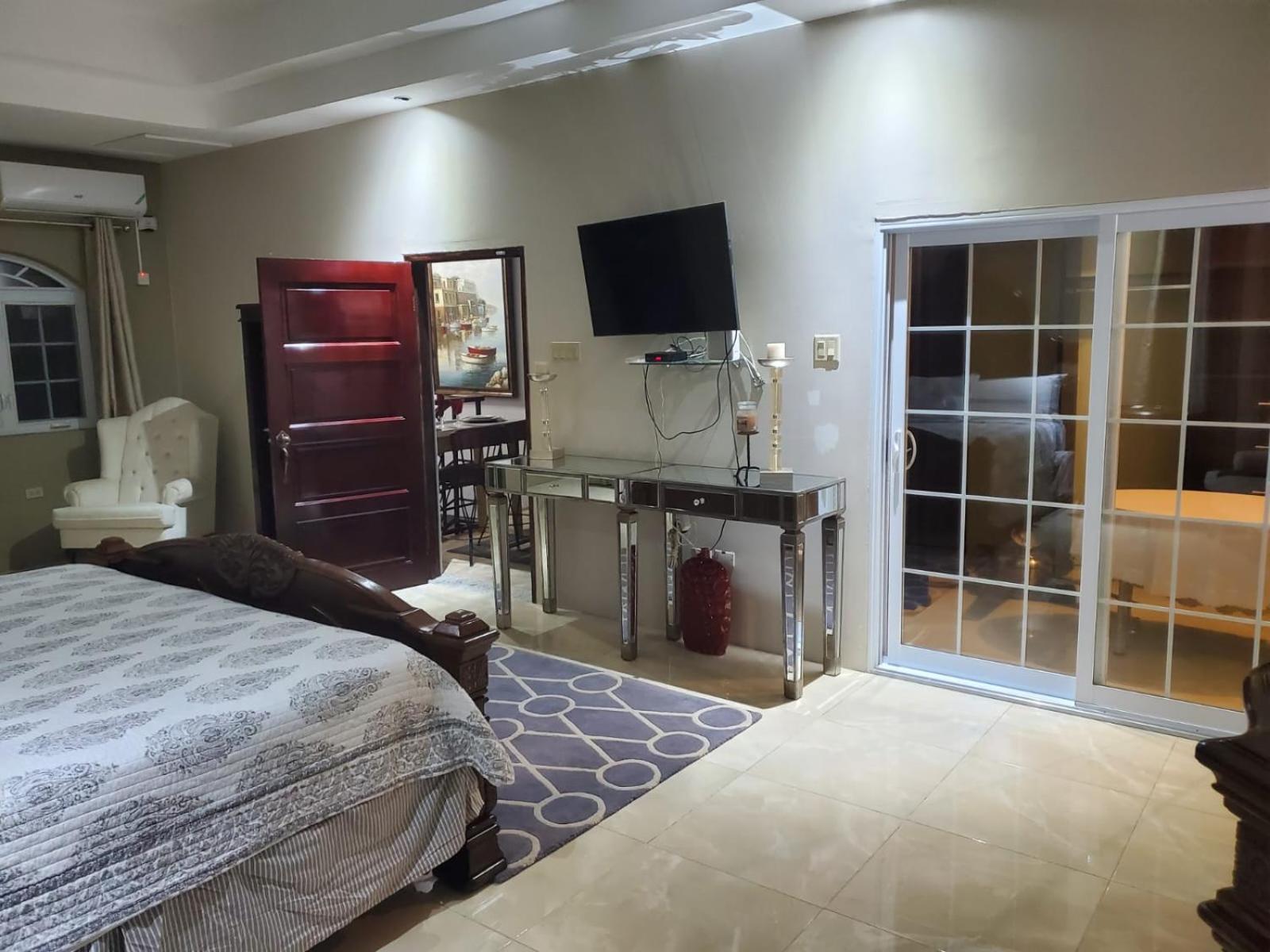 The Palms- Caribbean Estates -10 Minutes From The Beach- Gated Community Portmore Extérieur photo